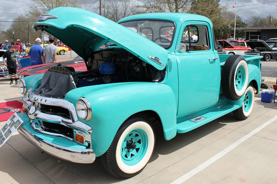 Cliffs Chevy pickup